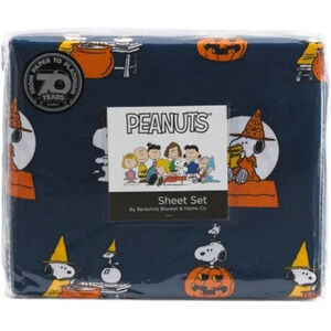 Berkshire Peanuts Branded Flat and Fitted Sheet Navy Halloween‎ Pumpkin Witch